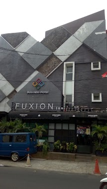 Fuxion Inn, Author: HASAN CHUMAENI BT SULTONI