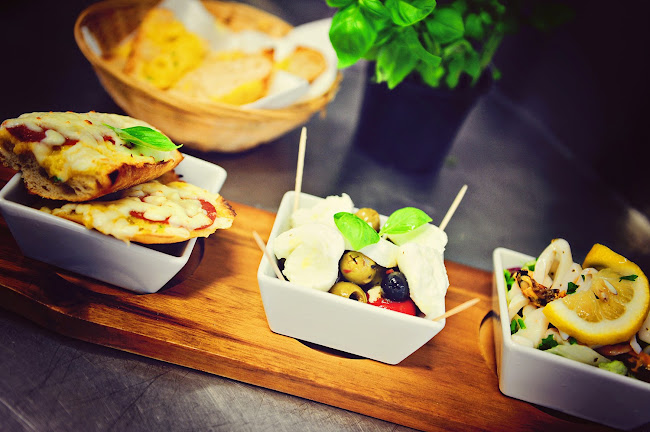 Reviews of The Higgins Pantry in Bedford - Restaurant