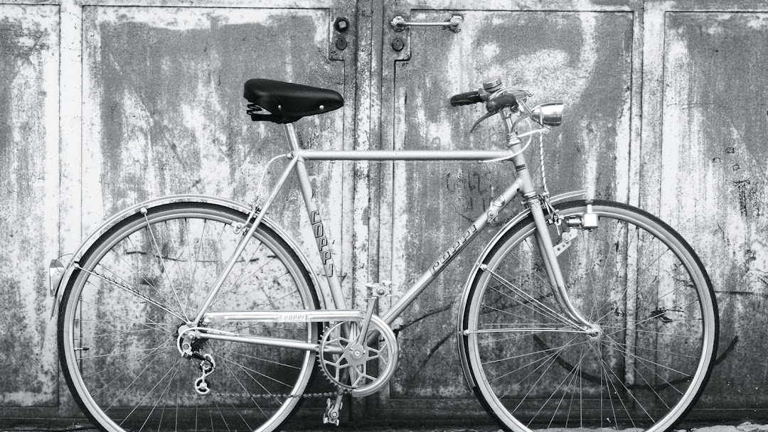 aggiusta biciclette via plinio angolo eustachi milano