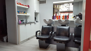 Photo n°3 de L'Elégance Coiffure à Lille (Salon de coiffure)