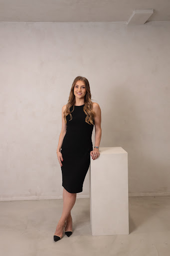 Laura Raneri Real Estate Agent - Thumbnail
