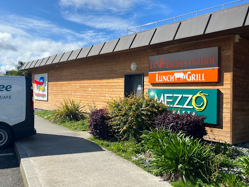 Photo 1 - LUNCH GRILL
