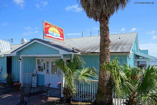 Family Coastal Restaurant Logo