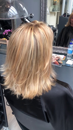 Opinii despre House Of Hair & Beauty în Ølstykke-Stenløse - Frisør