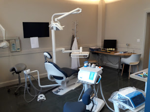 Photo n°4 de Dr Christophe CHUECA à Angoulême (Dentiste)