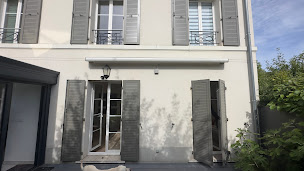 Photo n°11 de Peintrobat à Sèvres (Service de pose de parquet)