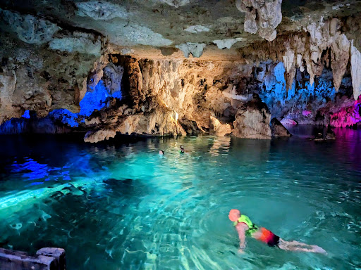 Cenote Caracol