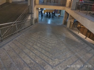 Photos of Roosseno Plaza