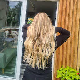 Photo n°4 de Le Salon de Maëva à Caumont (Salon de coiffure)