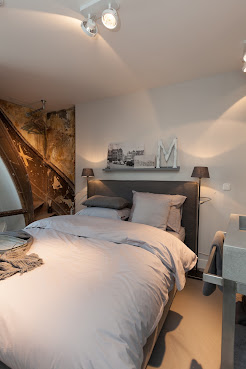 Mother Goose Hotel by null