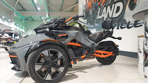 Photo n°10 de Motoland Abbeville Kawasaki , Honda , Ktm , Benelli , Peugeot , Segway ... à Abbeville (Magasin de pneus)