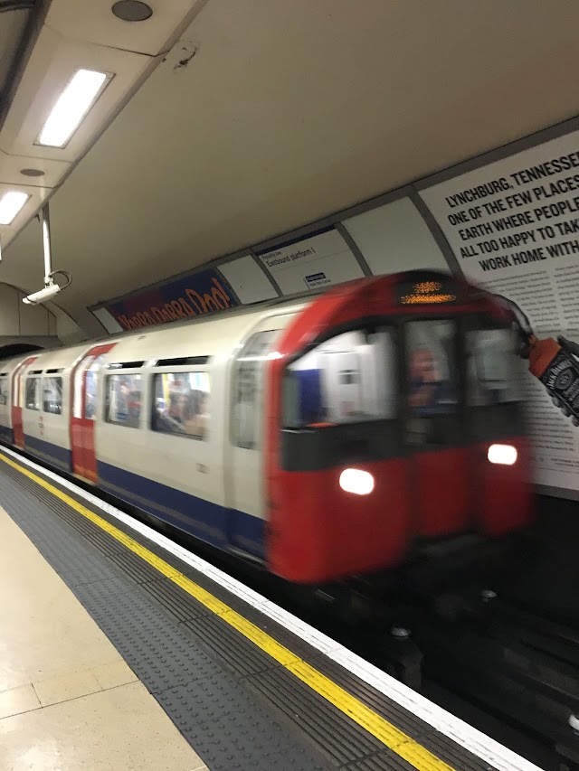Knightsbridge Station