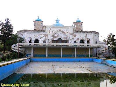 عمارت باغ بالا Baghe Bala Building and pool