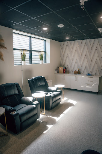 Elivate Lounge and Beauty Bar Gallery - United States