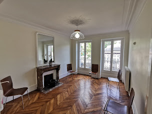 Photo n°4 de Dr Ryan SAAD - Chirurgie Orale (dent de sagesse/greffes) & Implantologie & OAM (Apnée du Sommeil) à Paris (Stomatologue)