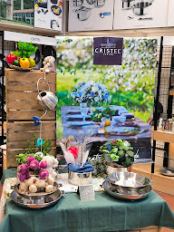 Photo n°7 de Bazar Avenue Le Mans à La Chapelle-Saint-Aubin (Boutique d'articles de mariage)