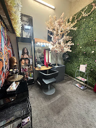 Photo n°18 de CKIMs - The Beauty Box by Imelda - Spécialiste de la coiffure Afro-Américaine et de l'Onglerie à Pont-Péan (Styliste)