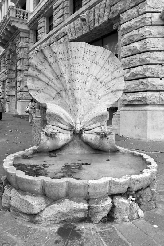 Fontana delle Api