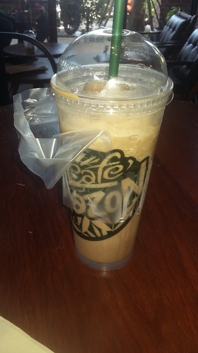 Photos of Amazon Caf&eacute; Monivong