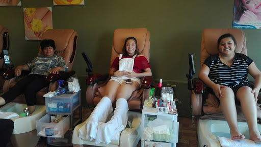 A Salon de Filipina - Thumbnail