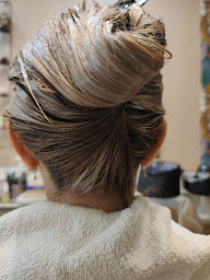 Photo n°13 de Bulle d'Hair - coiffeur bio - coloration végétale - soins énergétiques à Le Broc (Salon de coiffure)