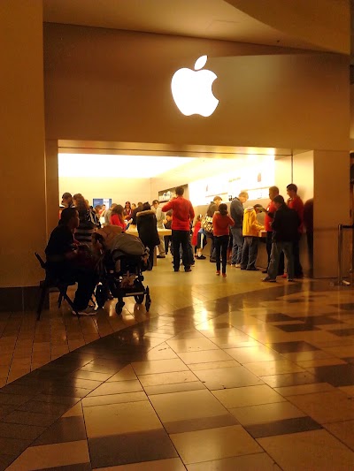 Photos of Apple Polaris Fashion Place
