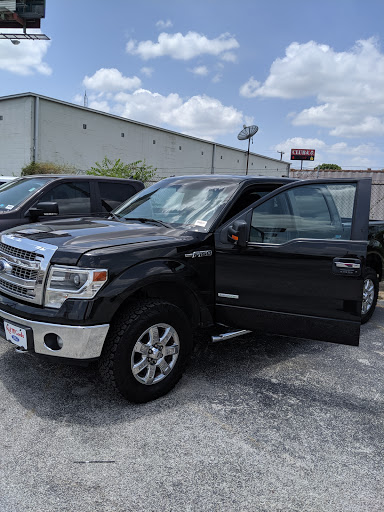 Red McCombs Drive Away Motors CENTRAL - Thumbnail