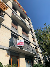 Photo n°4 de Rive Ouest - Agence immobilière gestion locative à Clamart Gare à Clamart (Agence de location immobilière)