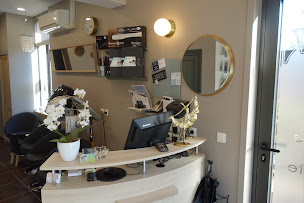 Photo n°7 de Il Ou Elle / Salon Coiffeur Mixte - Visagiste à Préseau (Magasin de produits de beauté)