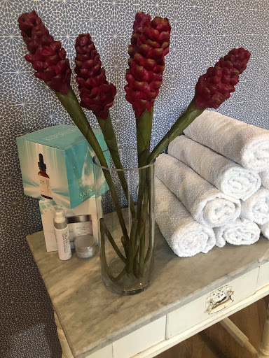 Miss Violet Beauty & Electrolysis - Thumbnail