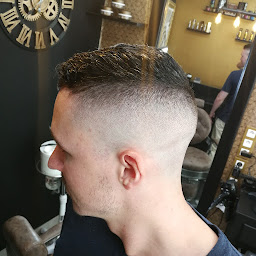 Photo n°5 de HIPSTER-BARBER CASTELNAU LE LEZ à Castelnau-le-Lez (Maquilleur.euse)