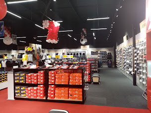 Photo n°6 de Sport 2000 Rostrenen à Rostrenen (Magasin de vêtements pour jeunes)