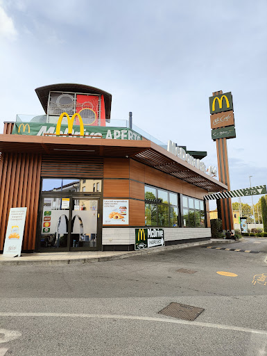 McDonald's VIAREGGIO Drive - Thumbnail