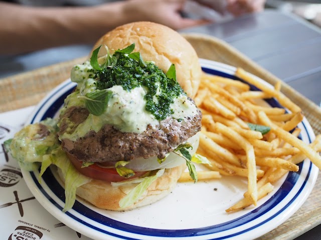 J.S. Burgers Cafe Shinjuku