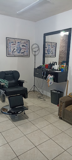 El Famoso Barber Club
