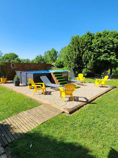 Photo de Domaine du Grand Felin - Gîtes &amp; Pêche Poitiers Futuroscope