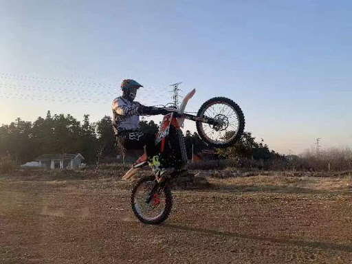 Apollo RFN electric bikes UK - Thumbnail