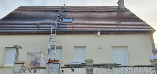 Pro Toiture 37 - couvreur bléré : Demoussage de toiture Traitement de toiture Nettoyage de Toiture Tours Indre-et-Loire - Thumbnail