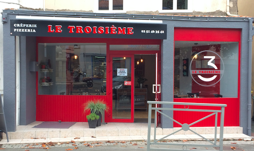 Photo 2 - Street Pouce
