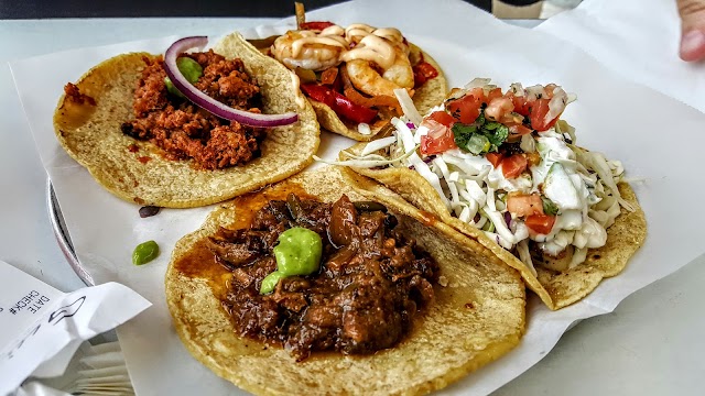 Guisados Tacos