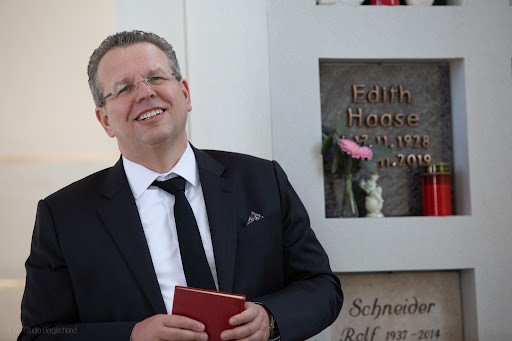 Markus Saxert - Ihr Trauerredner aus dem Bergischen Land für NRW