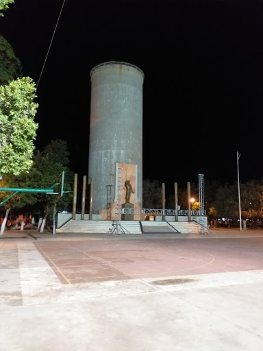 Plaza Independencia: "El tinaco" - Thumbnail