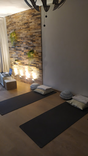 Sacred Heart Yogales massage & healing Leiden Merenwijk - Thumbnail