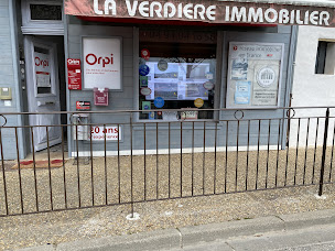 Photo n°5 de Orpi La Verdière Immobilier ARB à La Verdière (Agence de location immobilière)