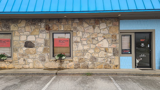 Mountain Mutts Dog Grooming - Thumbnail