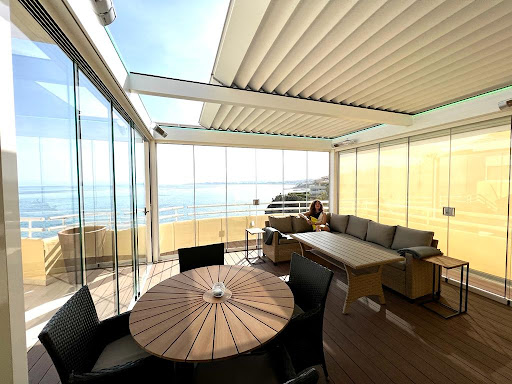 Cerramientos Tejero Benalmadena - Fuengirola | Cortinas de cristal | Pérgolas bioclimáticas - Thumbnail