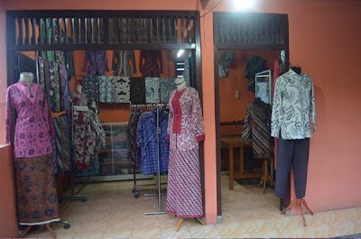 Photos of girisari batik tulis