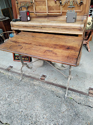 Photo n°19 de brocante antiquité s.wysocki à Montval-sur-Loir (Magasin de meubles d'occasion)