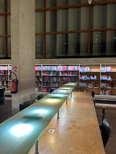 Bibliothèque universitaire Sceaux : Droit, Economie, Management - Université Paris-Saclay - Thumbnail