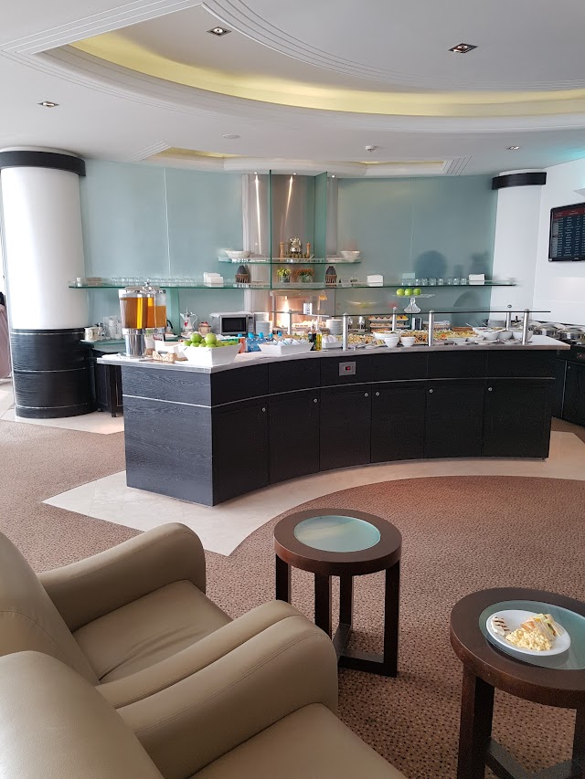 Dilmun Lounge (Business, First Class, Or Paid Entry)